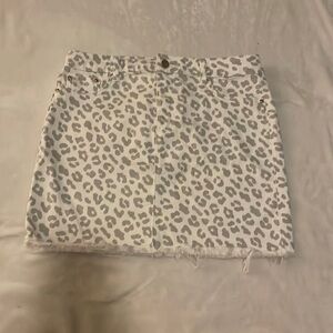 Tractr girls skirt, size 16, brand new, bottom frayed but it came like that.